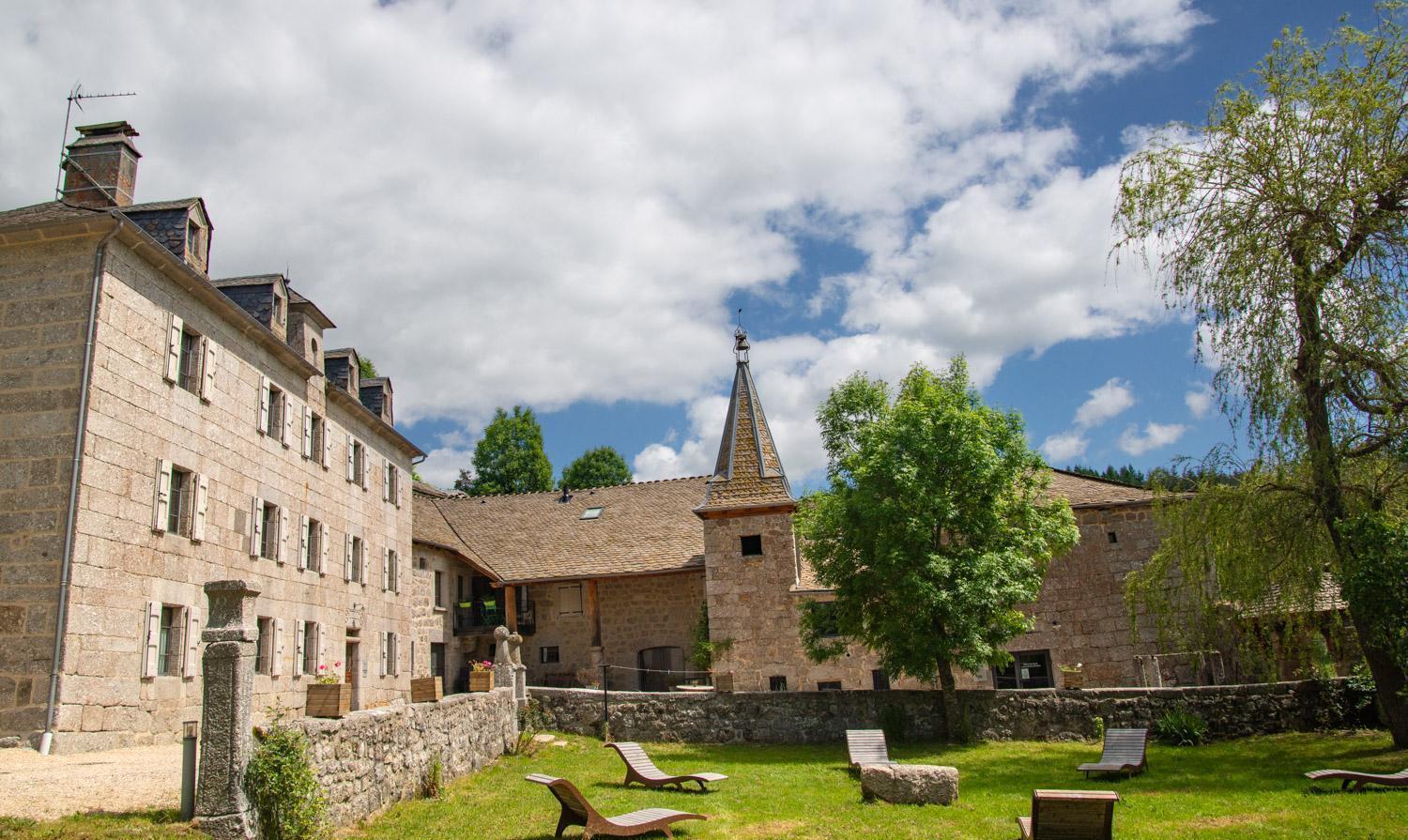 Gites De France 24 Personnes - Domaine De Coulagnettes Serverette Екстер'єр фото