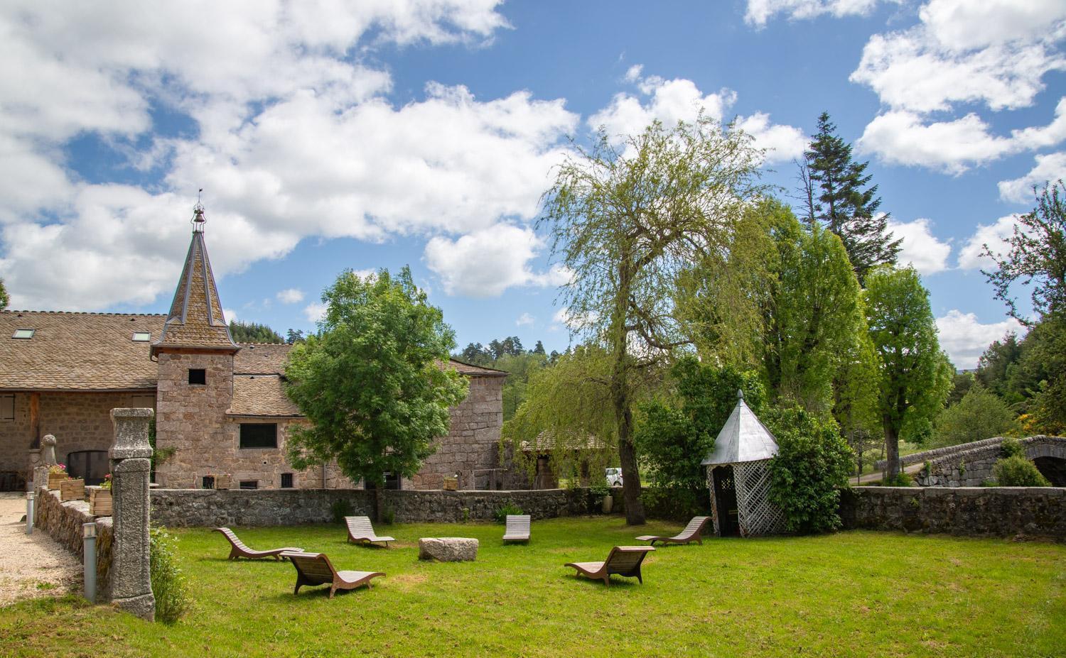 Gites De France 24 Personnes - Domaine De Coulagnettes Serverette Екстер'єр фото
